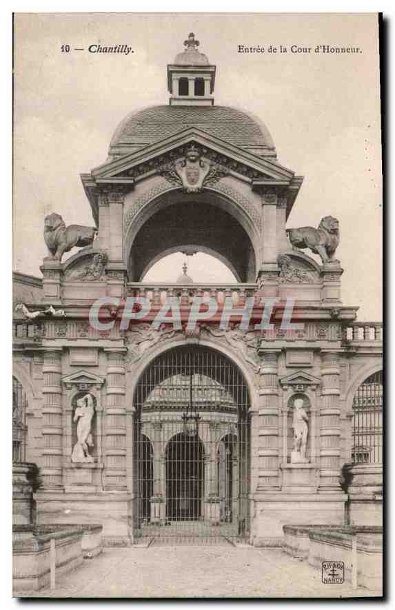CPA Chantilly Entree de la Cour d'Honneur 