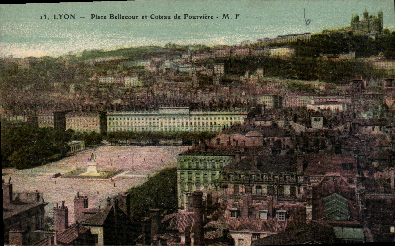 CPA Lyon Place Bellecour et Coteau de Fourviere 