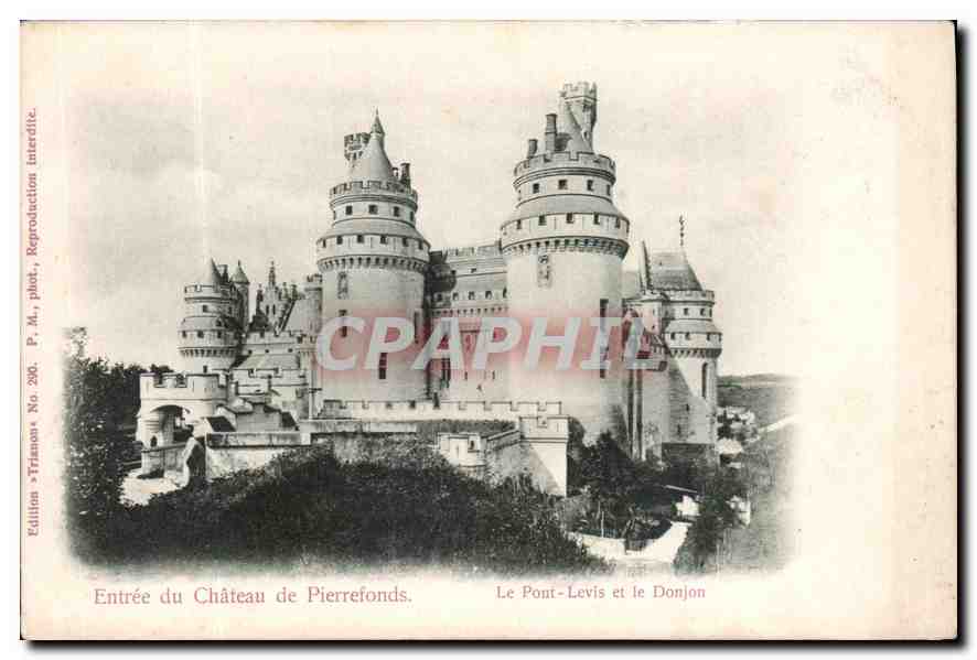 CPA Entree du Chateau de Pierrefonds Le pont levis et le donjon