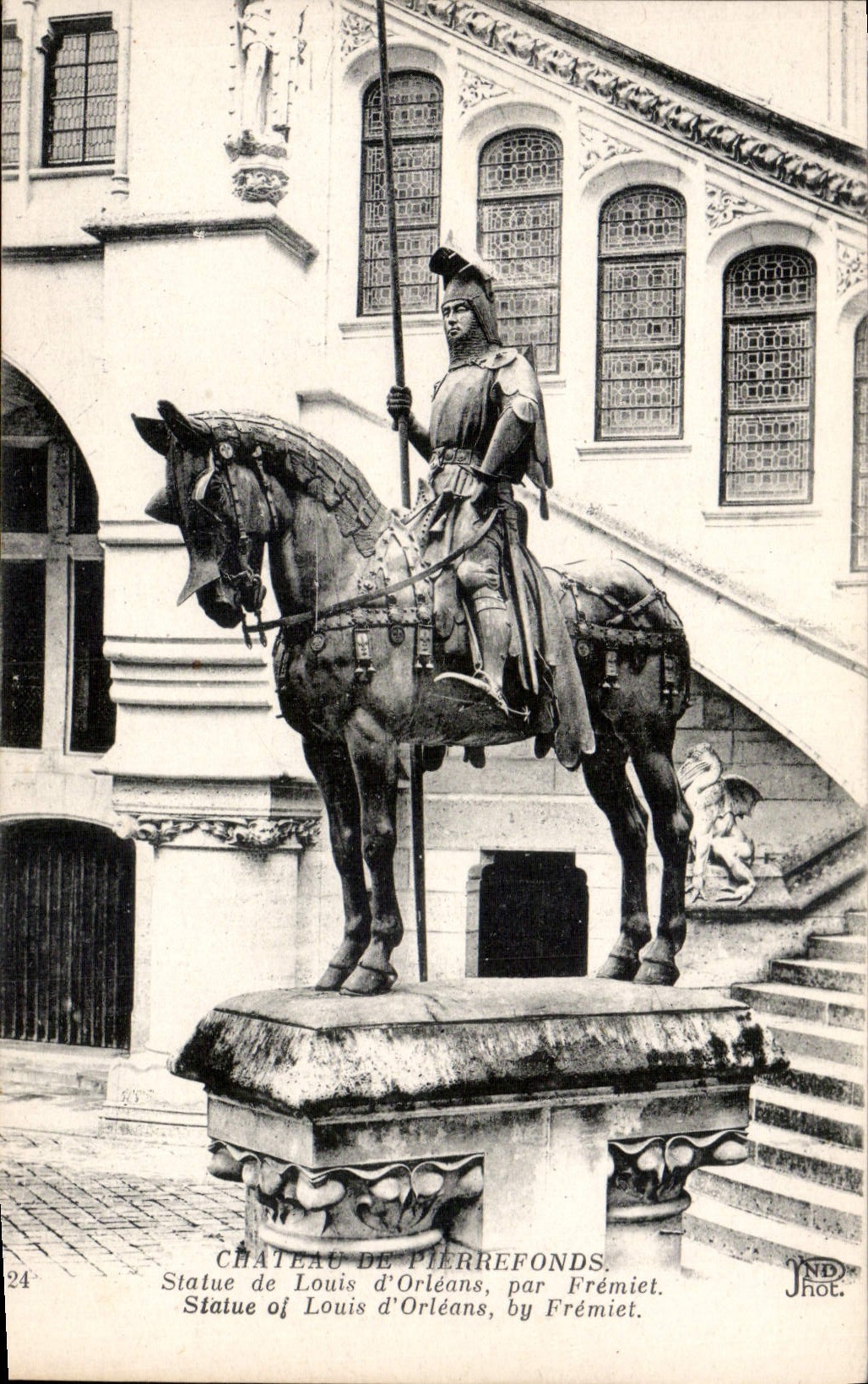 Château de Pierrefonds — Statue de Louis d'Orléans par Frémiet — NDH phot.