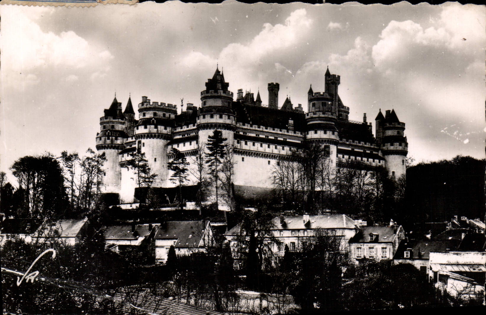 Château de Pierrefonds — Oise — Éditions de Boulogne-en-Auxois