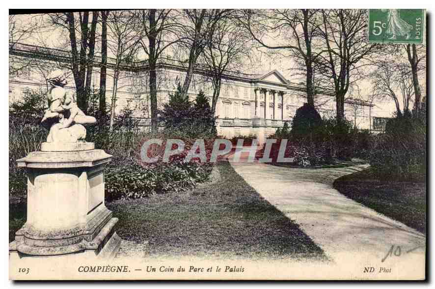 CPA Compiegne Un coin de Parc et le Palais 