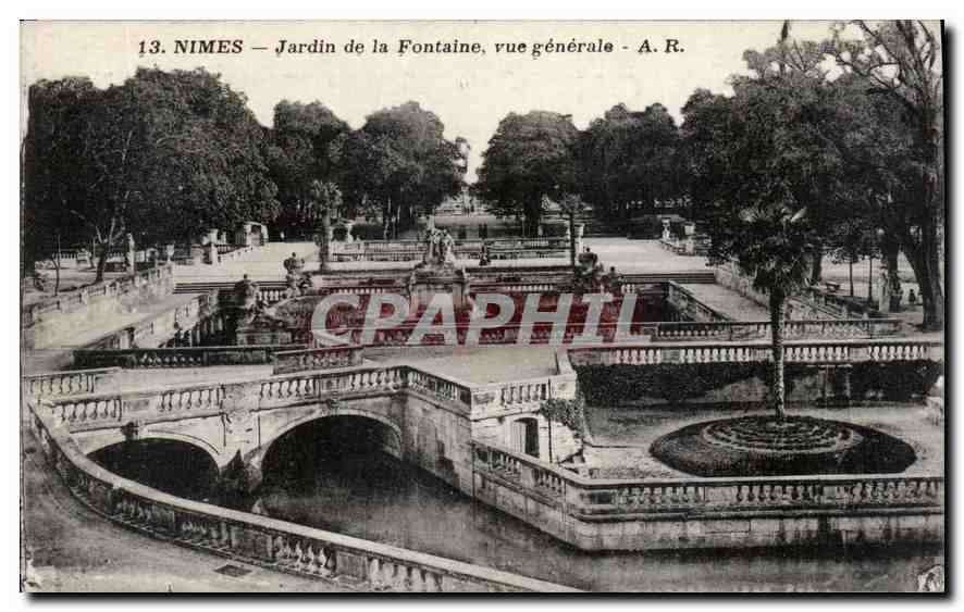 CPA Nimes Jardin de la Fontaine vue generale 