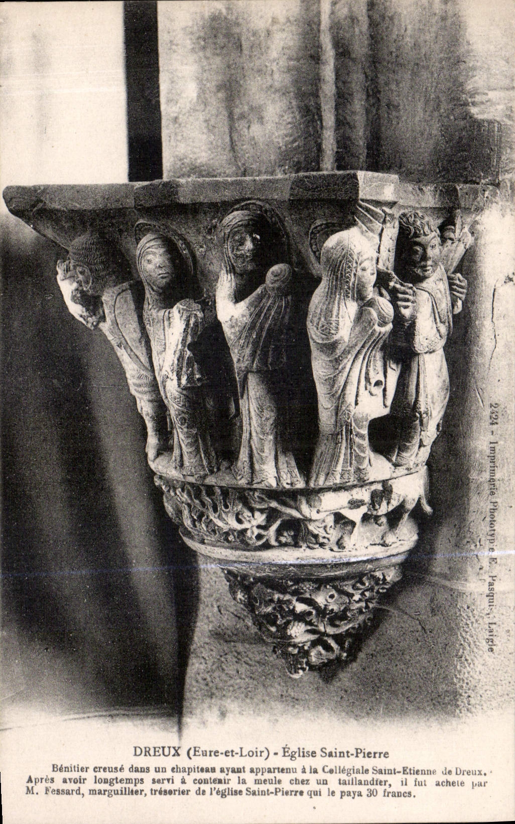 Dreux (Eure-et-Loir) — Kirche Saint-Pierre — Geschnitzter Taufbrunnen