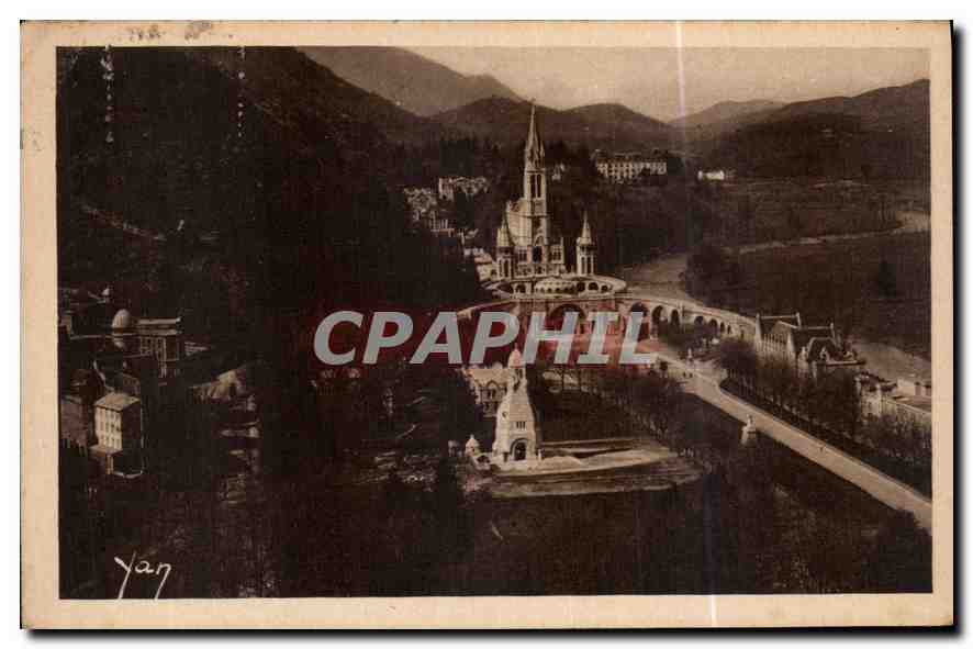 CPA Lourdes La Basilique vue de Chateau Forte 