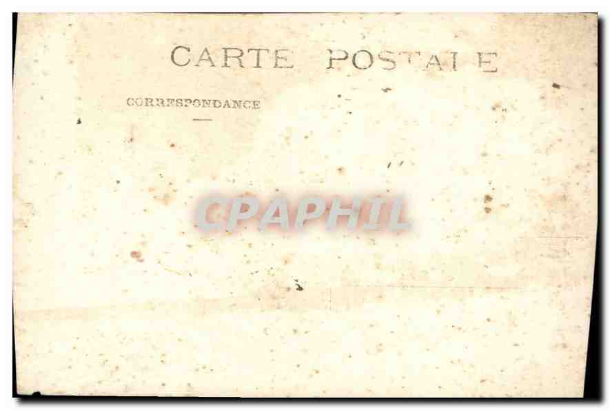 Femme en robe à pois — studio photographique — éditeur non identifié — Verso