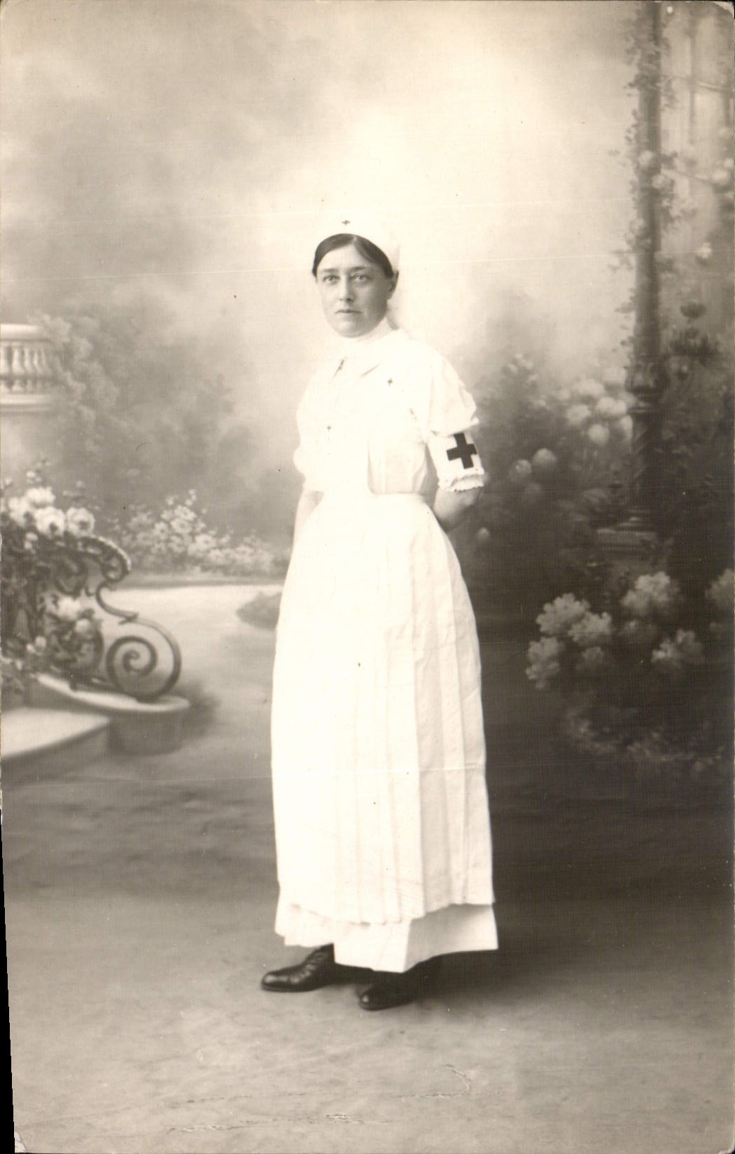 Infirmière — Croix rouge — éditeur non visible