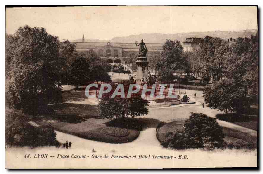 CPA Lyon Place Carnot Gare de Perrache et Hotel Terminus 