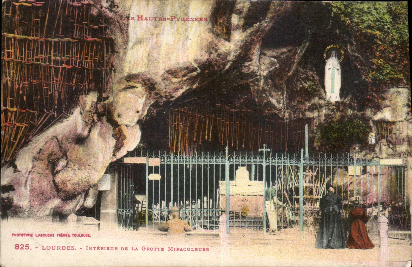 Lourdes - Intérieur de la Grotte Miraculeuse — Phototypie Labouche Frères, Toulouse, n°825