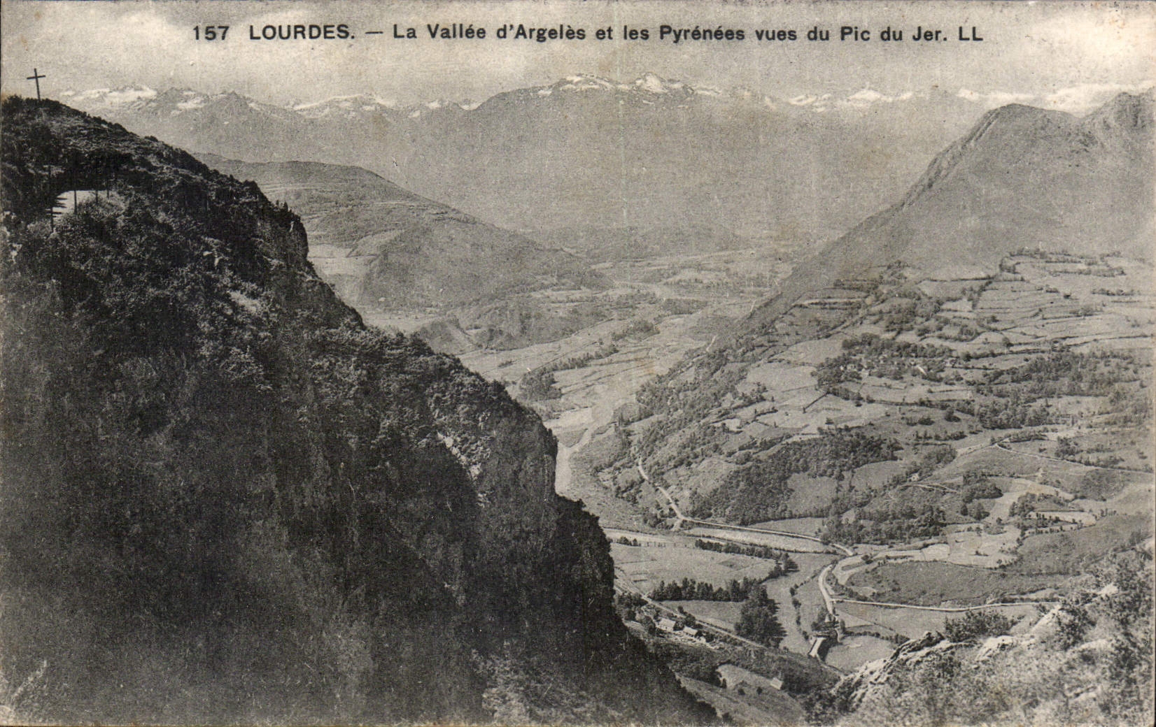 CPA Lourdes La Vallee d'Argelles et les Pyrenees vues du Pic du Jer 