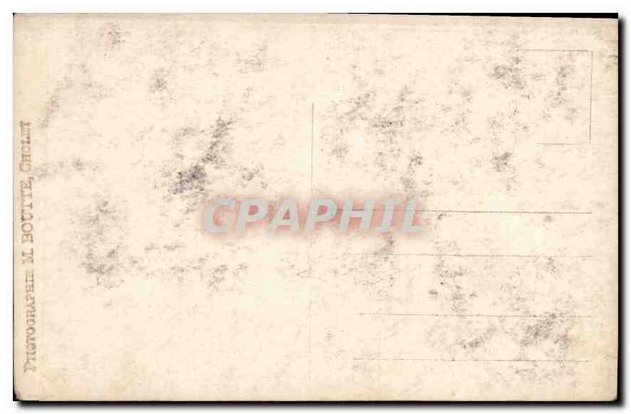 Jeune femme assise — studio — Photographie M. Bottite, Chollet — Verso