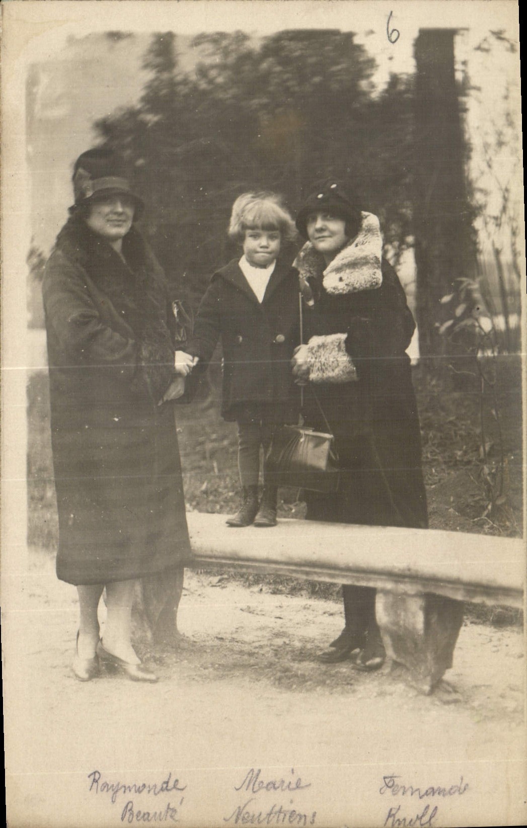 CARTE PHOTO Femmes Enfant