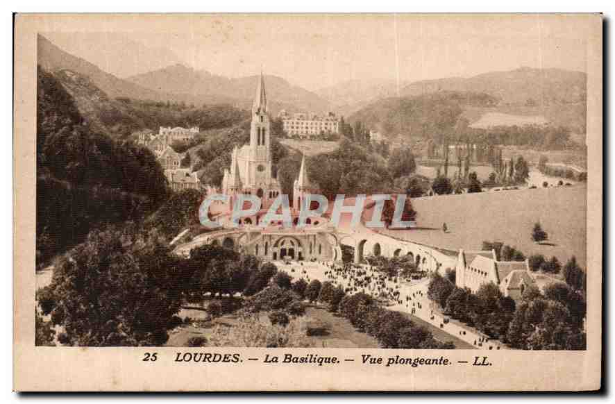 CPA Lourdes La Basilique Vue plongeante 