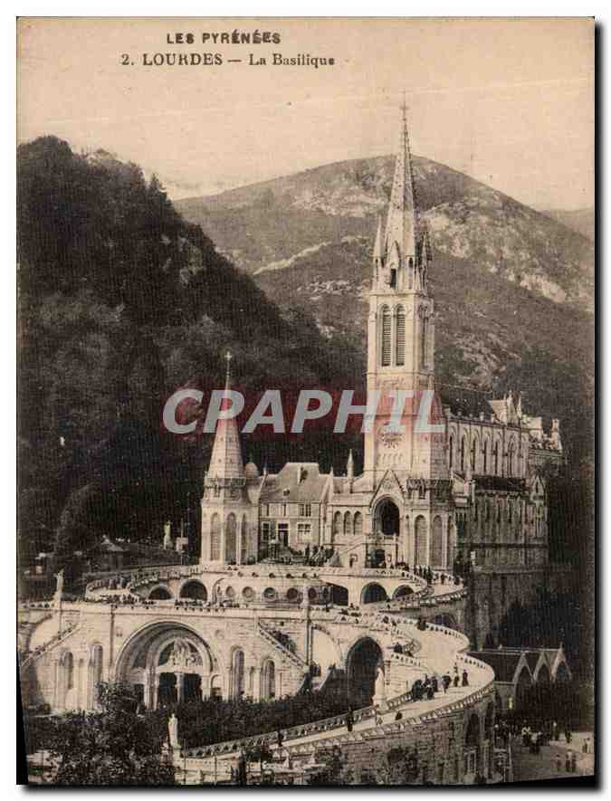 CPA Les Pyrenees Lourdes La Basilique 