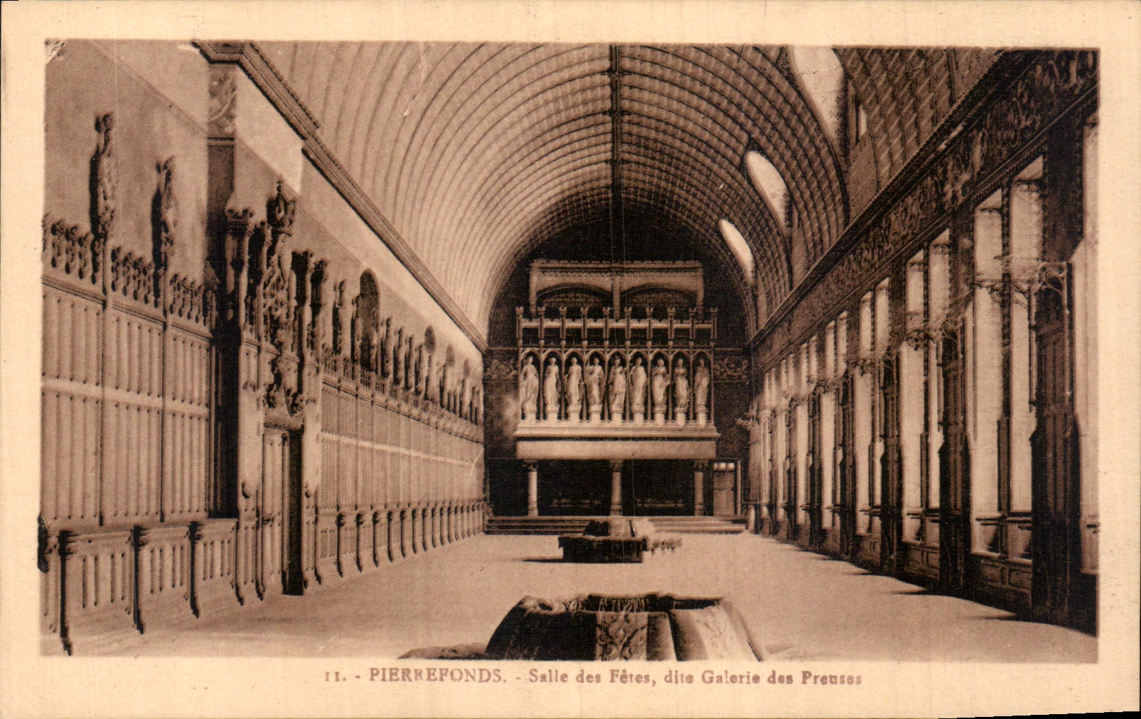 PierreFonds — Salle des Fêtes, dite Galerie des Preuses — éditeur V. Atwood, n°11