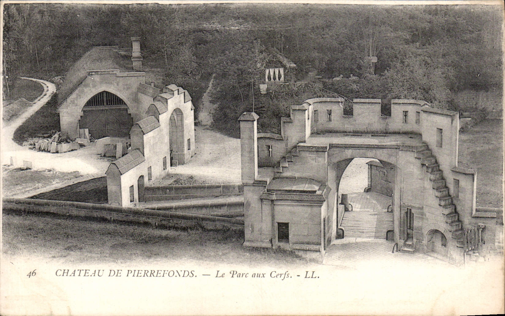 CPA Chateau de Pierrefonds Le Parc auc Cerfs 