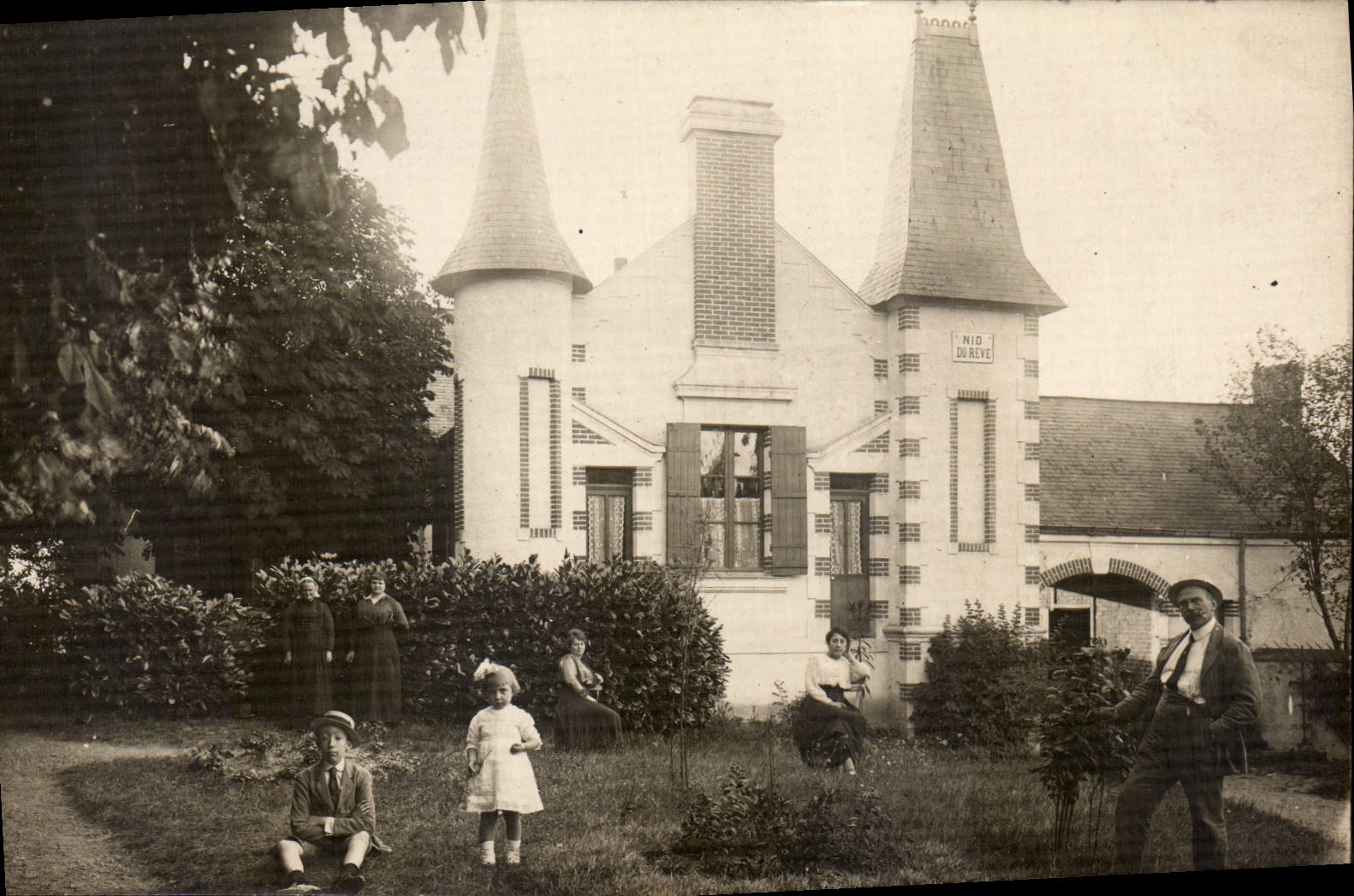Nid du rêve — maison à tourelles — éditeur CPAPHIL, n°7