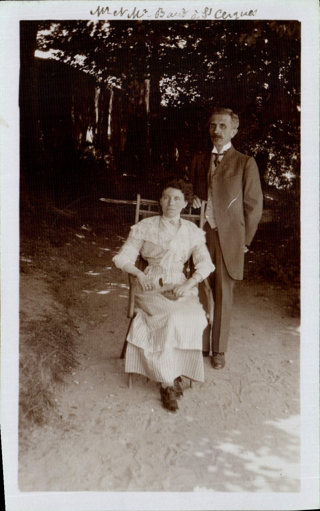 CARTE PHOTO Femme Château de Martheray Begnins  Suisse