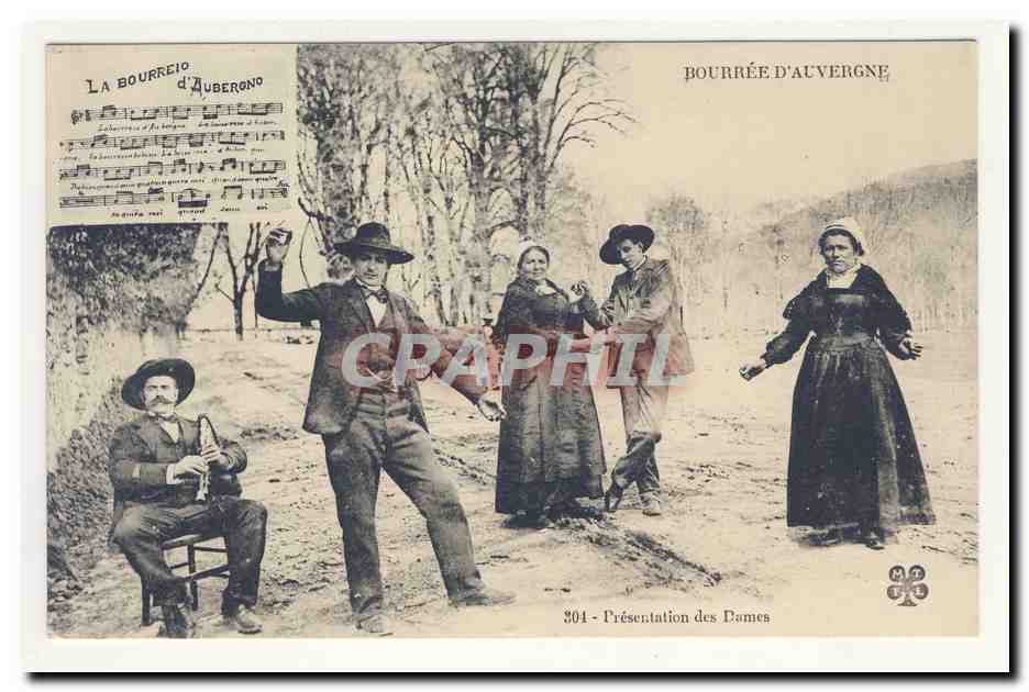 bourree d'auvergne pittoresque presentation des dames coiffe folklore broderie costume CPA