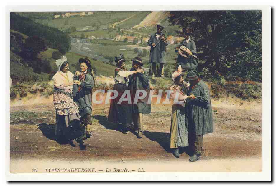 types d'auvergne la bourree pittoresque sabots vielle violon coiffe folklore broderie costume CPA