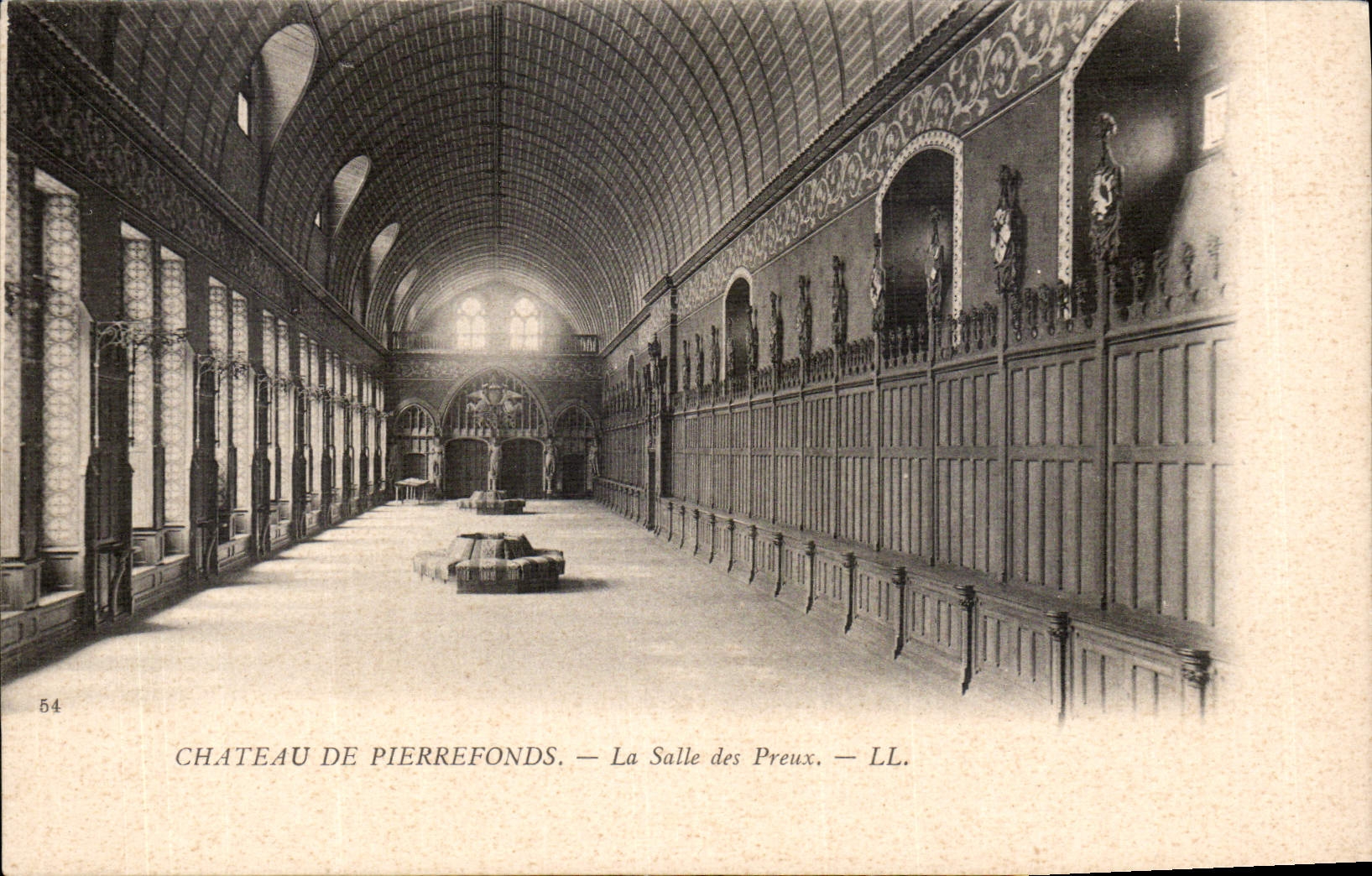 Château de Pierrefonds — La Salle des Preux — LL. — N° 54