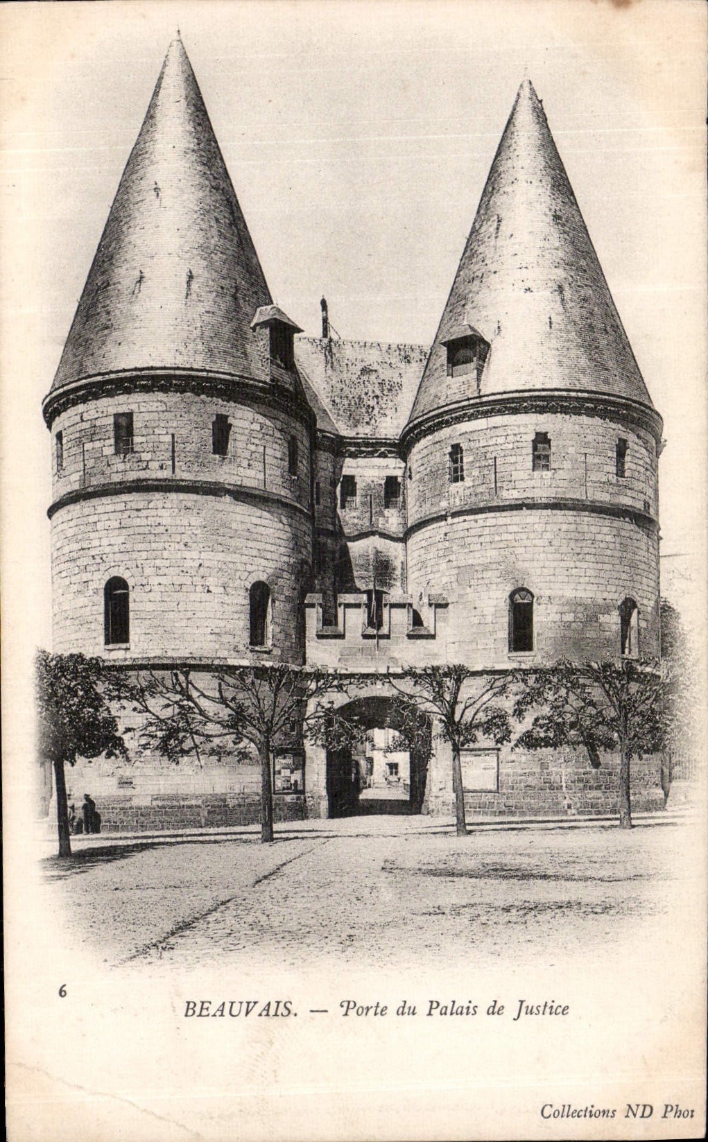 Beauvais — Porta del Palazzo di Giustizia — Collections ND Phot