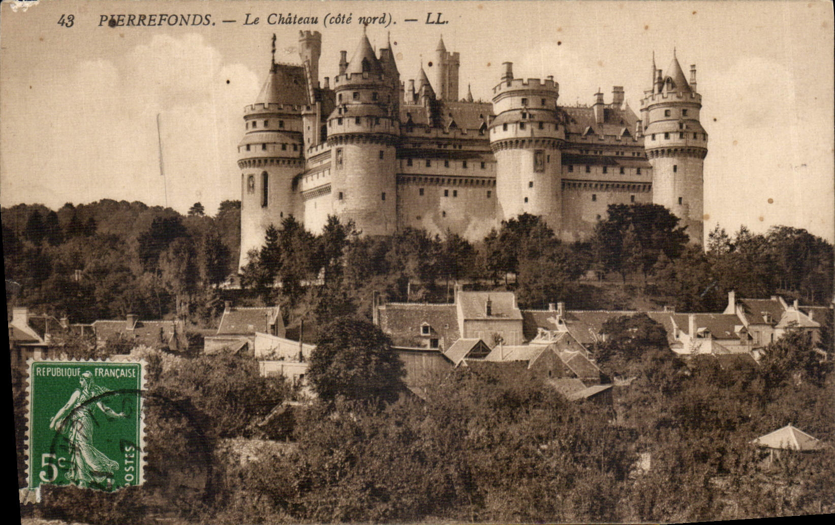 Pierrefonds — Le Château (côté nord) — LL.