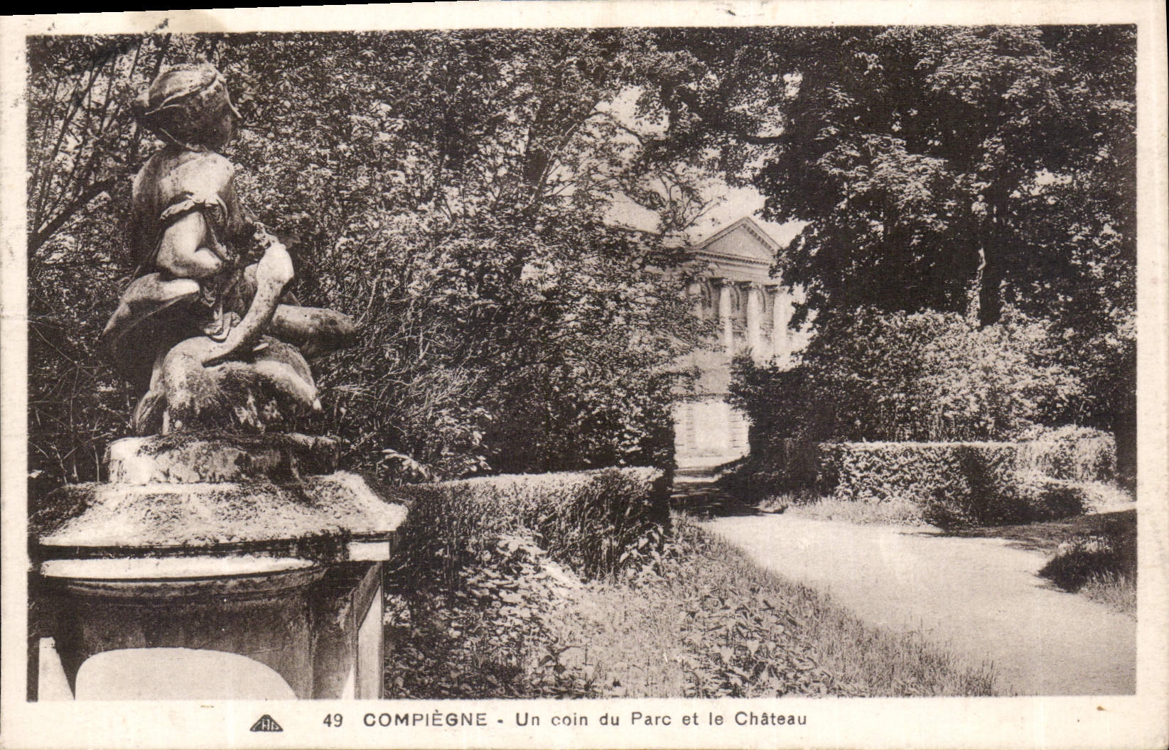 Compiègne - Un coin du Parc et le Château — CPA n°49, éditeur A.P.H.
