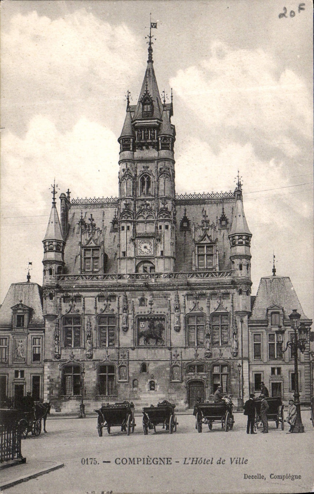 CPA Compiegne l'Hotel de Ville 