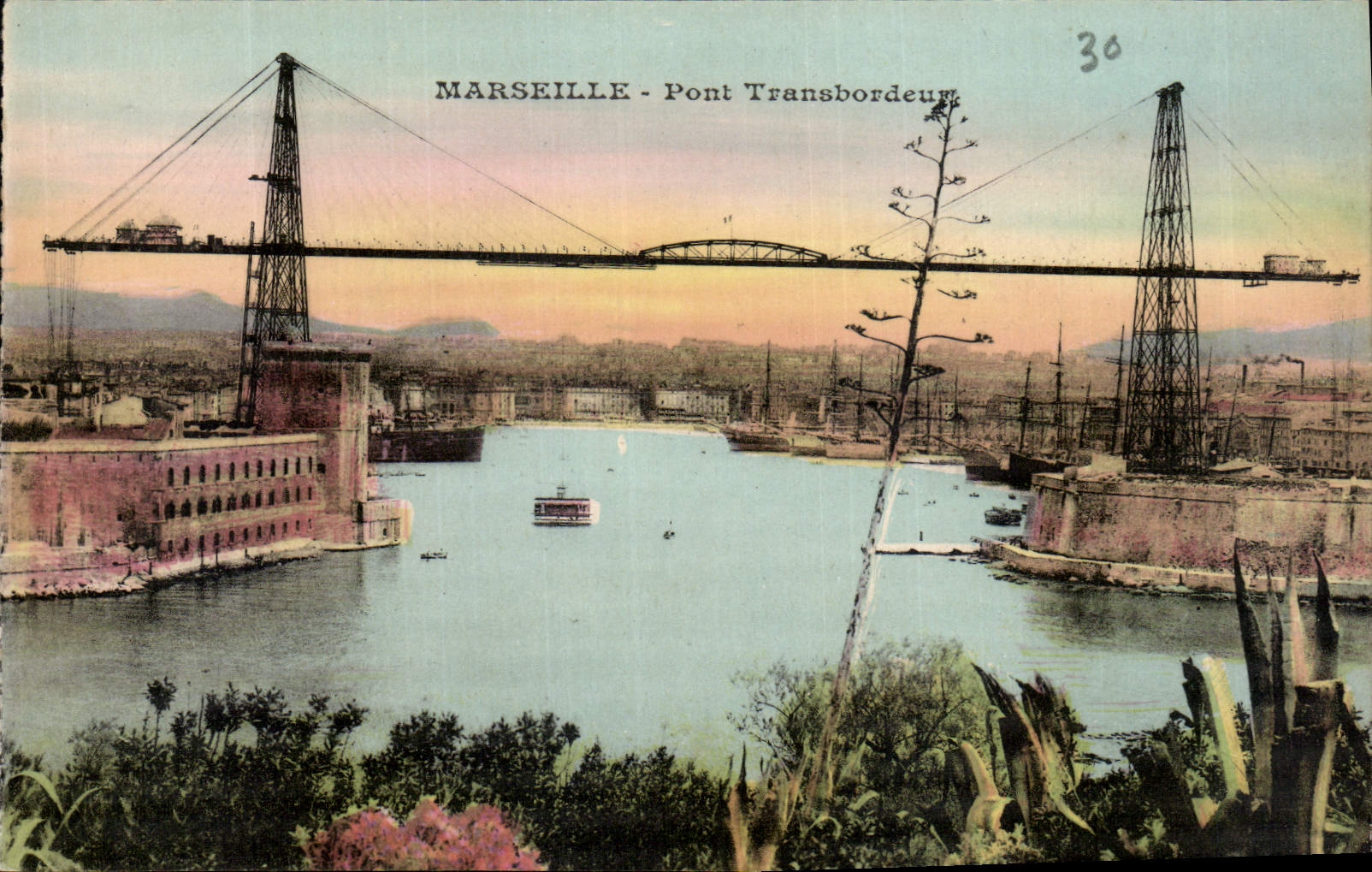 Marseille - Pont Transbordeur — vue du port avec bateaux et montagnes en arrière-plan — éditeur inconnu, n° de série 36