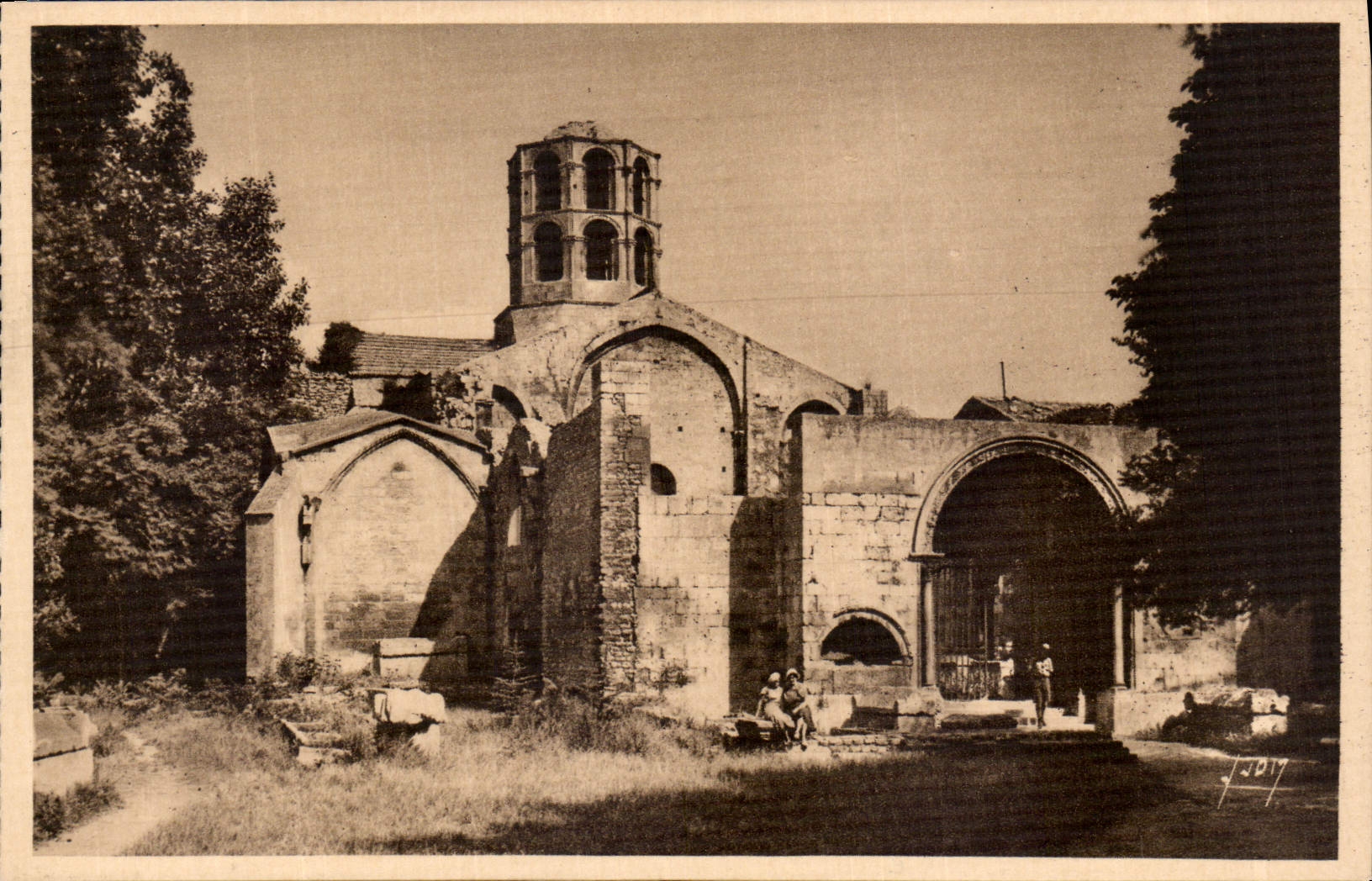 St-Honorat des Aliscamps — L'Entrée — Les Éditions d'Art Yvon, Paris