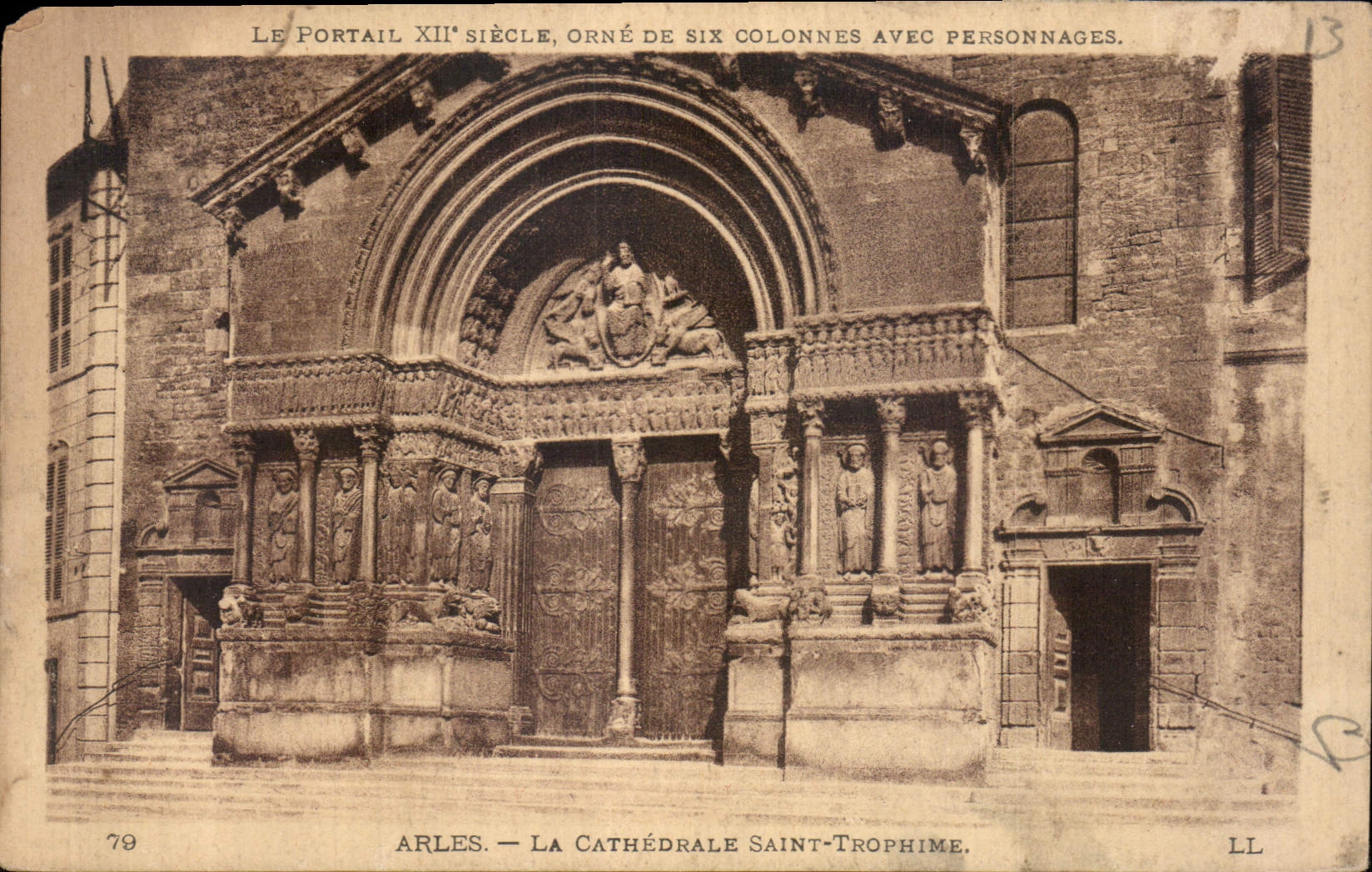 CPA Arles la Cathedrale Saint Trophime 