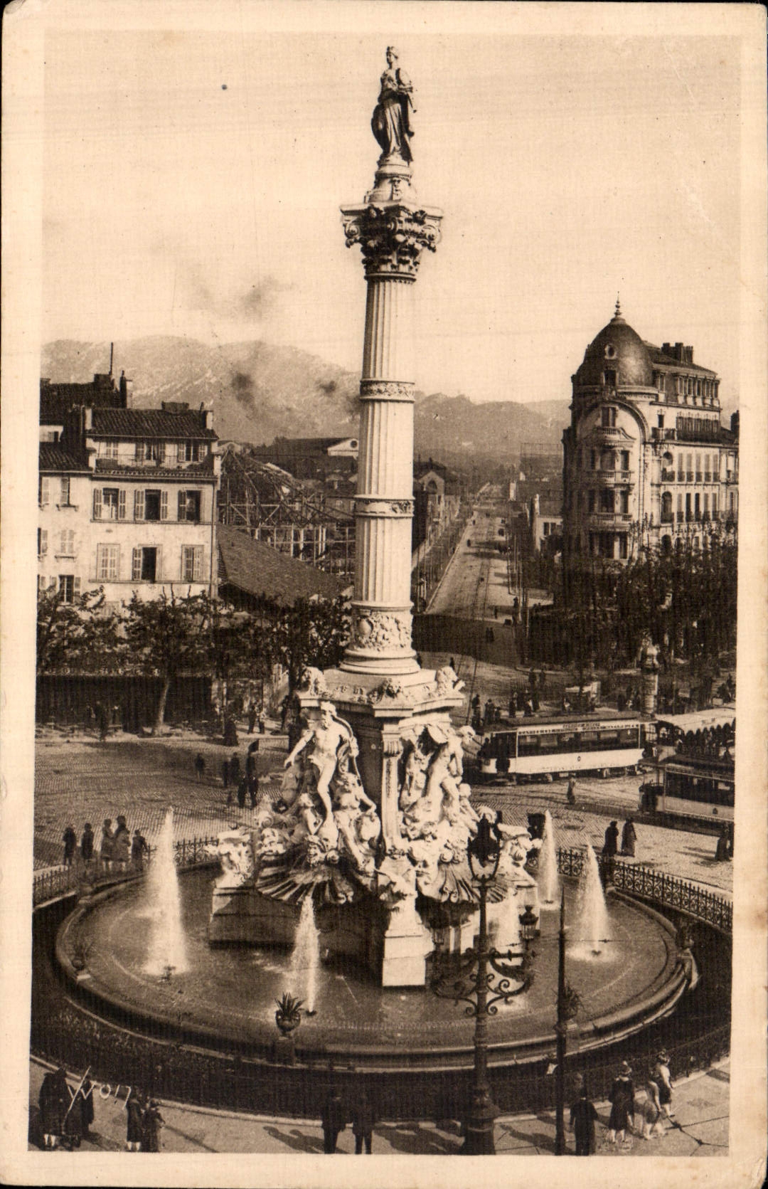 CPA Marseille Bouches du Rhone Place Castellane et la Fontaine Cantini 