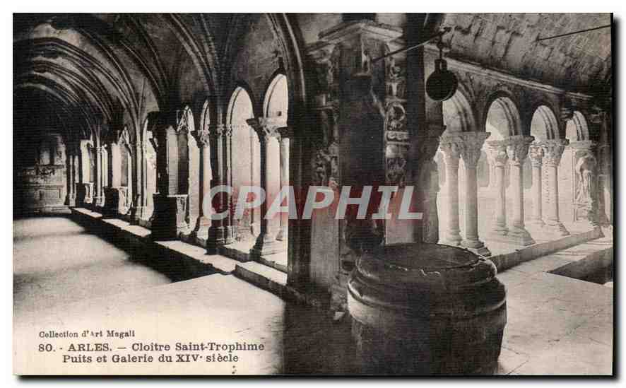 CPA Arles Cloitre Saint Trophime Puits et Galerie du XIV siecle 