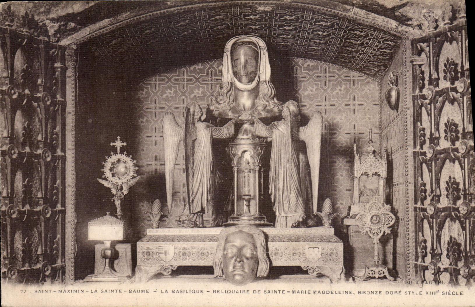 Saint-Maximin-la-Sainte-Baume — La basilique — reliquaire de sainte Marie-Madeleine, bronze doré, style XIIIe siècle