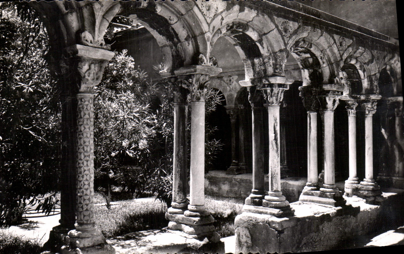 Kathedrale Saint-Sauveur — Aix-en-Provence — unbekannter Verlag, Seriennummer nicht sichtbar