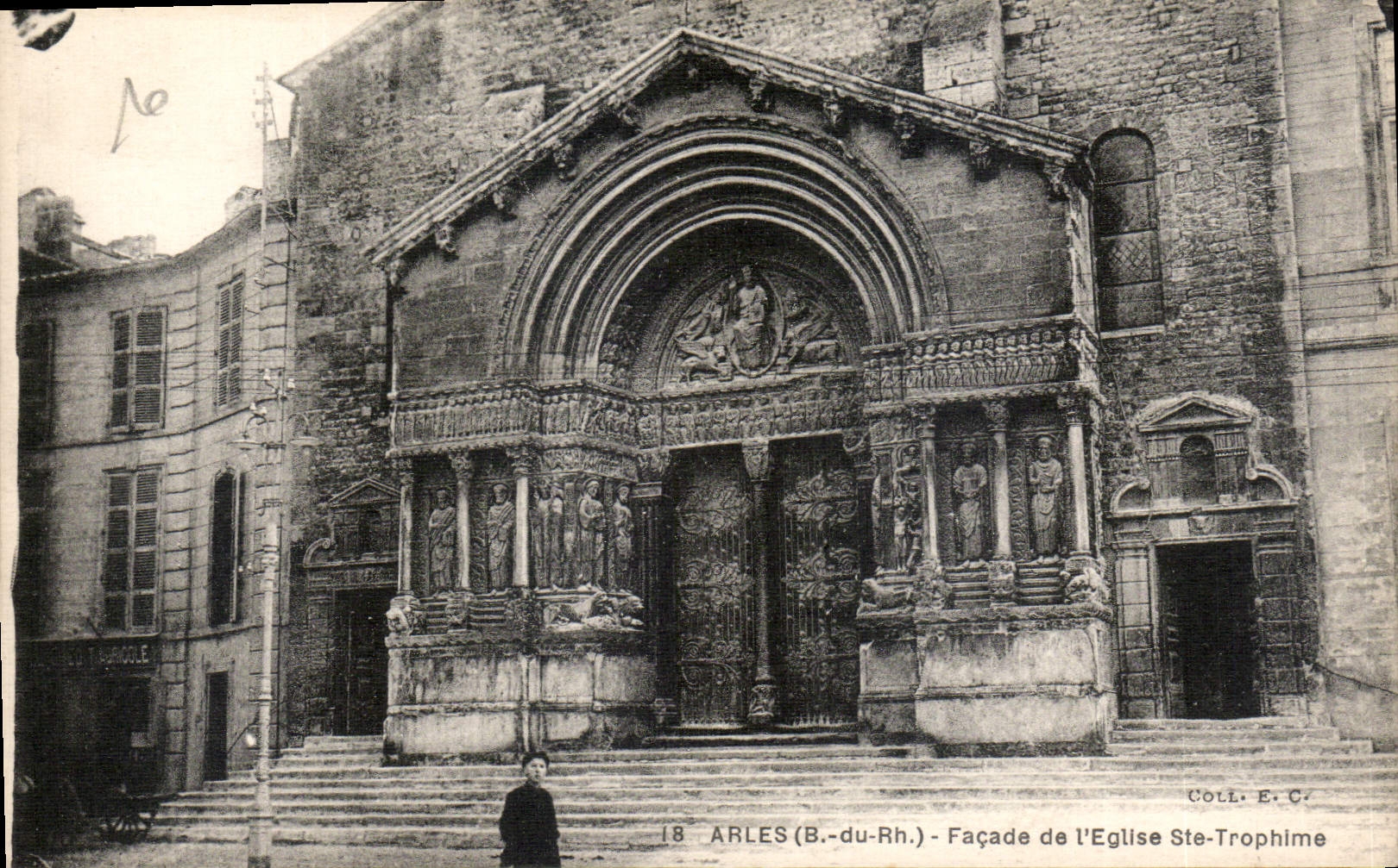 Arles (B.-du-Rh.) - Façade de l'Église Ste-Trophime — Coll. E. C.