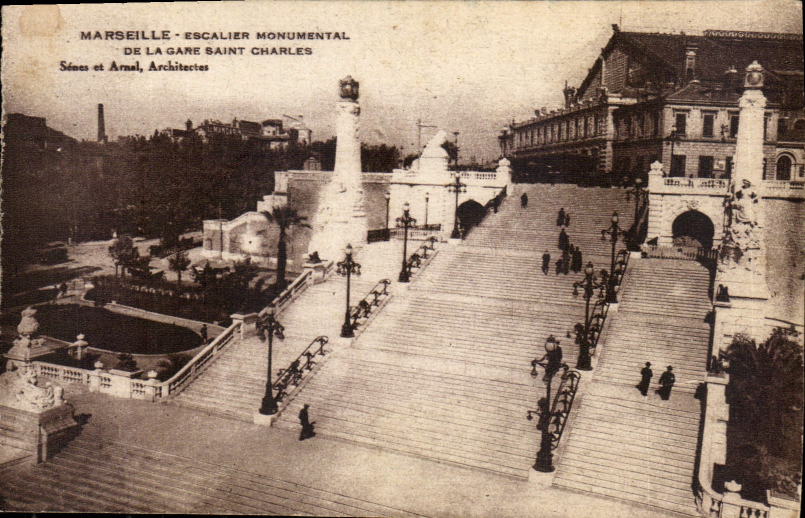 CPA Marseille Escalier Monumental de la Gare Saint Charles 