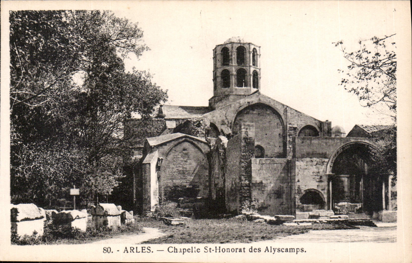CPA Arles Chapelle St Honorat des Alyscamps 