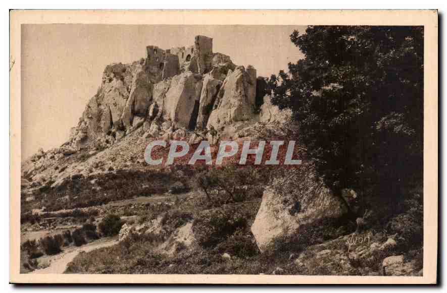 CPA Paysages et Pierres de Provence les Baux B du R Cote Oriental des Ruines du Chateau demoli sous 