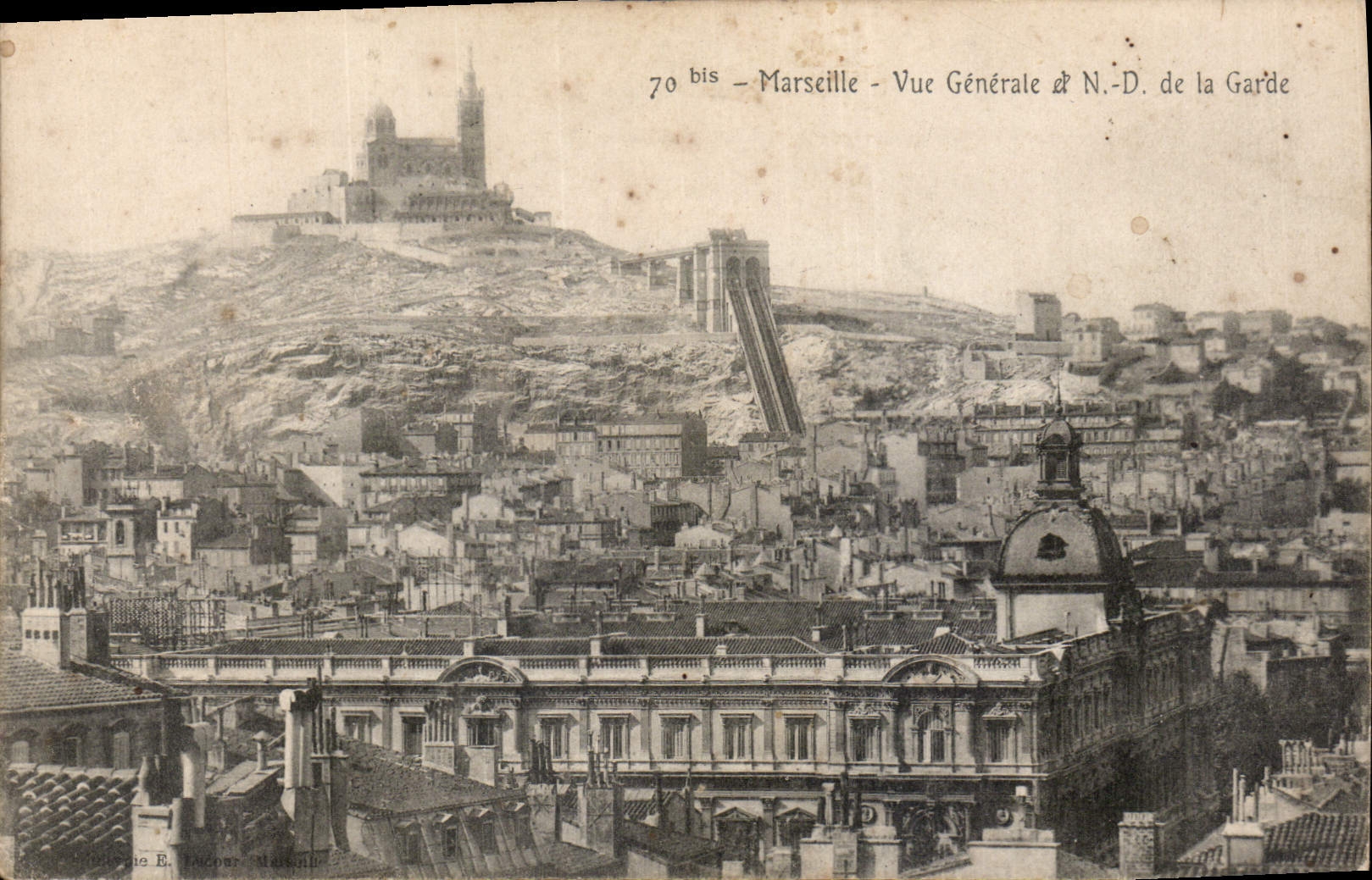 CPA Marseille vue generale et N D de la Garde 