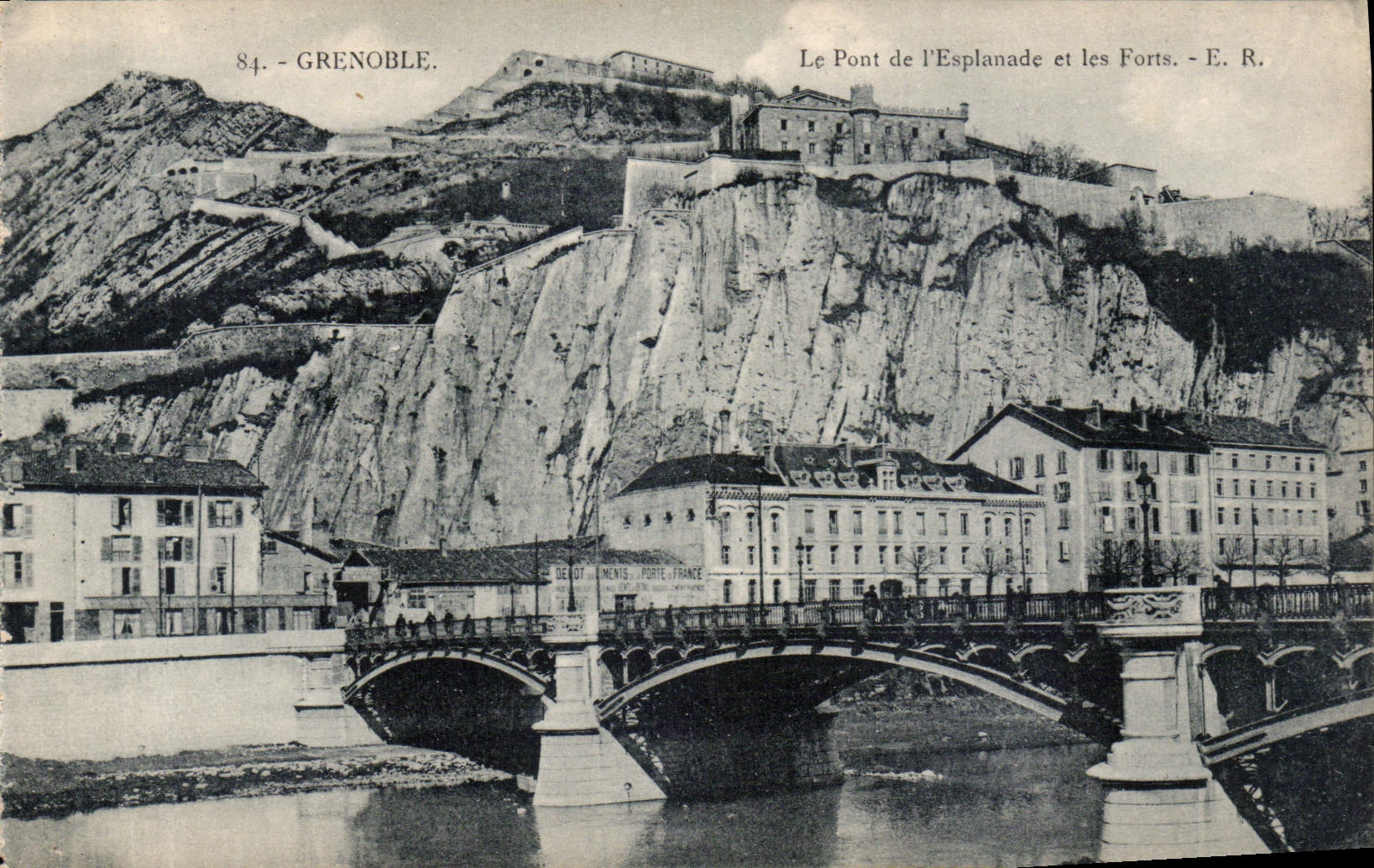 Grenoble — Le Pont de l'Esplanade et les Forts — E. R.