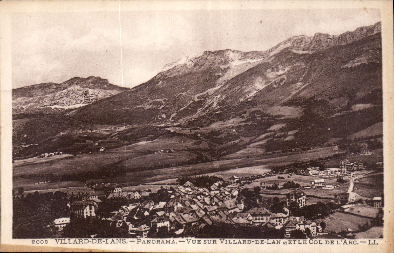 Villard-de-Lans — Panorama — Vue sur Villard-de-Lans et le Col de l'Arc — LL