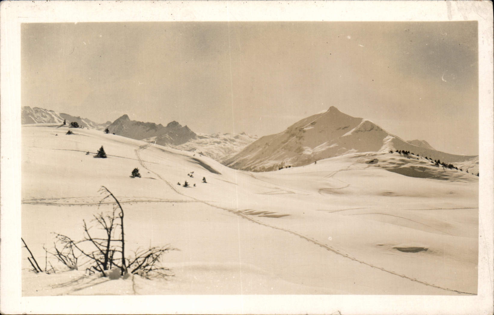 Chaîset - Hotel - Barion — vue de montagne enneigée — éditeur inconnu, n° de série non visible
