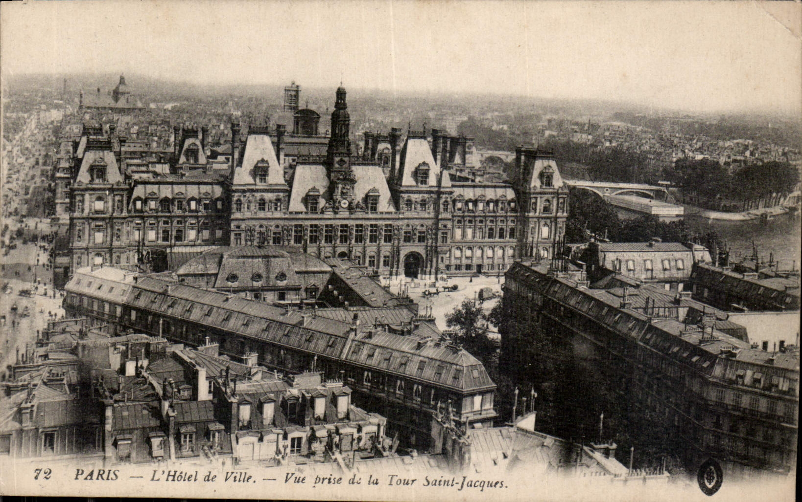 CPA Paris l'Hotel de Ville vue prise de la Tour Saint Jacques 