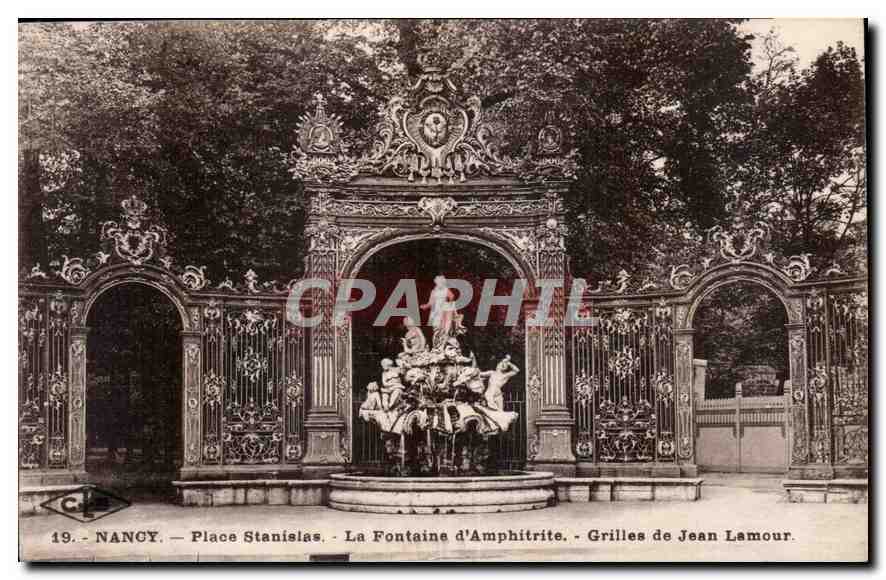 Nancy — Place Stanislas — La Fontaine d'Amphitrite — Grilles de Jean Lamour