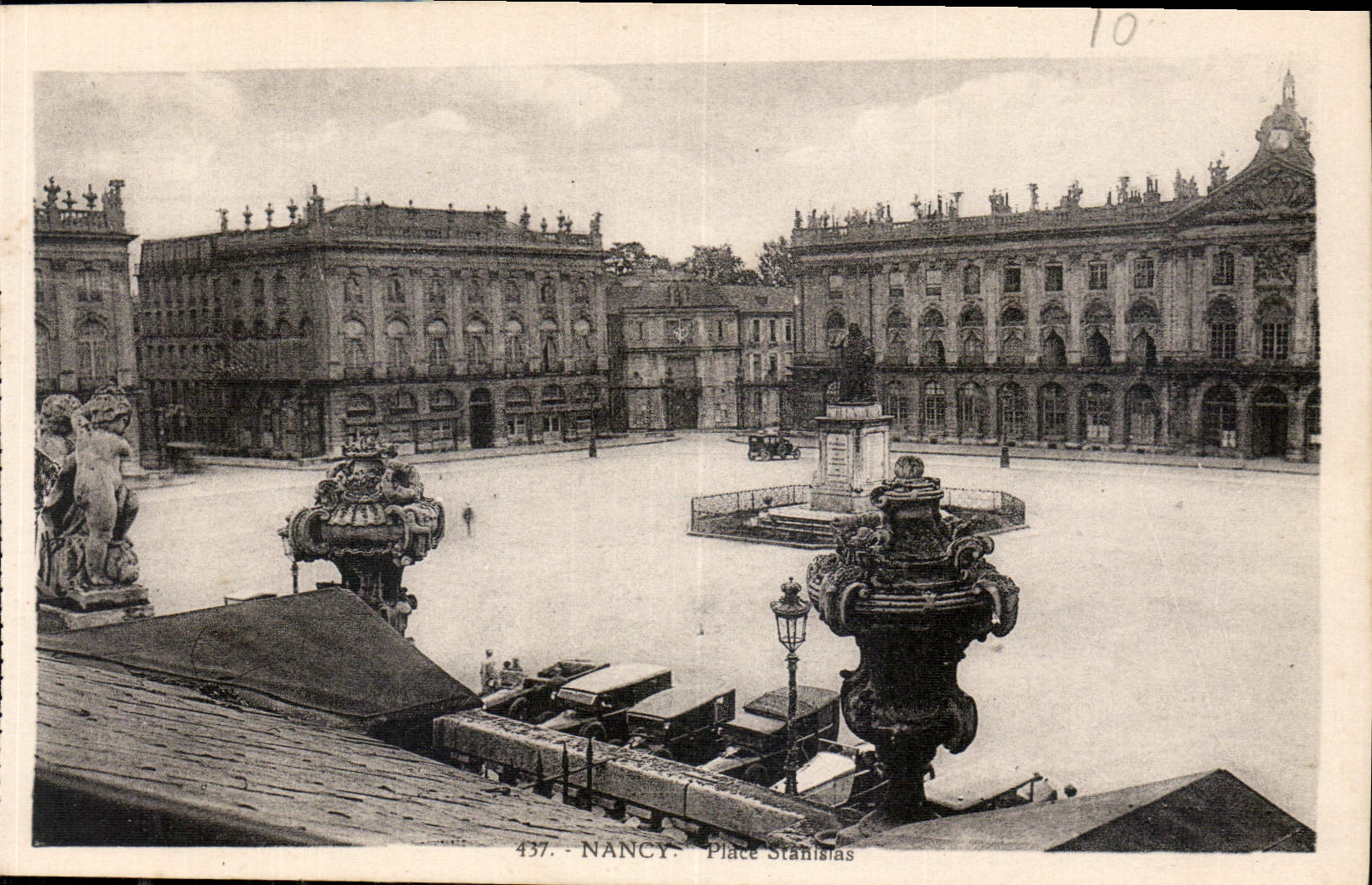 NANCY - Place Stanislas — vue panoramique avec fontaines et bâtiments classiques — édition Art W. Vaudor, n° 437