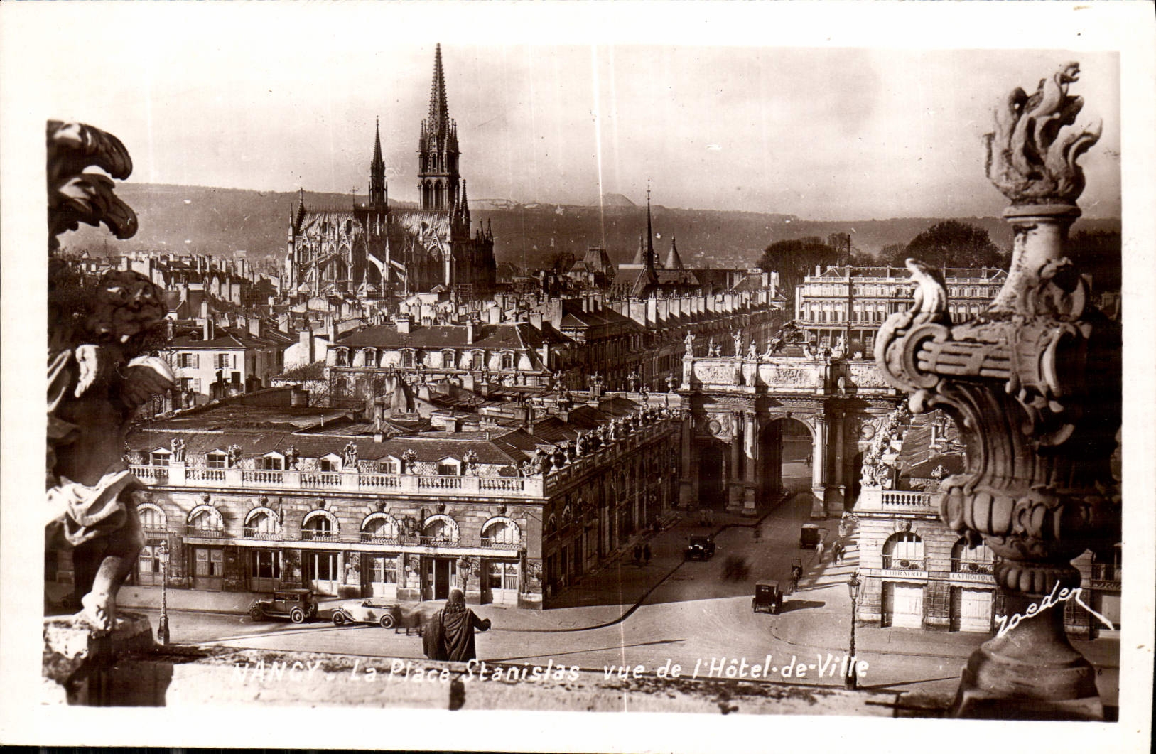 CPA Nancy la Place Stanislas vue de l'hotel de Ville 