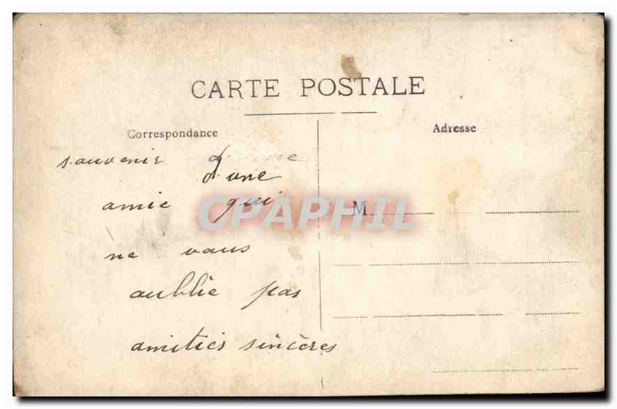 Femme en robe longue — studio photographique — carte postale — Reverso