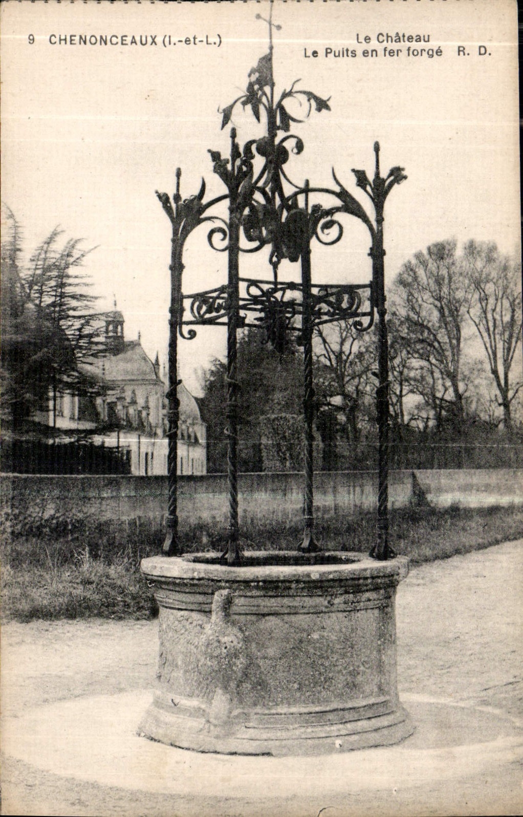 CPA Chenonceaux I et L le Chateau le Puits en fer forge 
